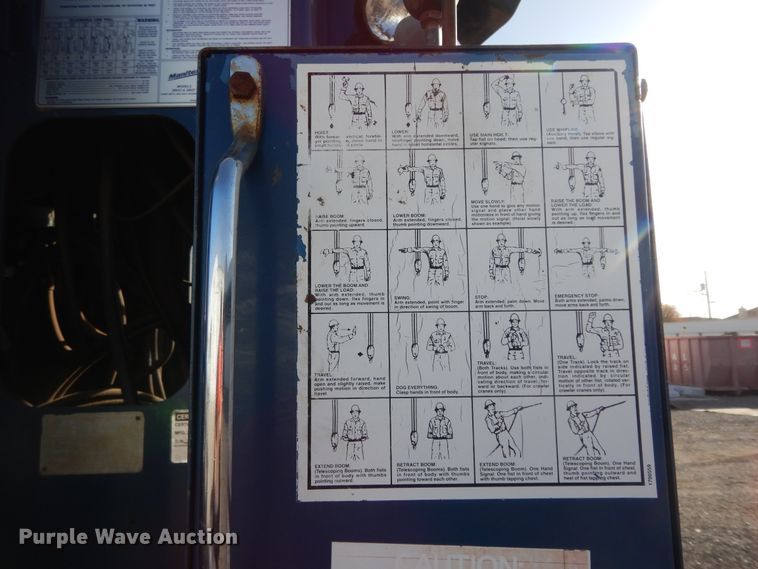 image for item DJ7492 2016 Peterbilt 365  crane truck