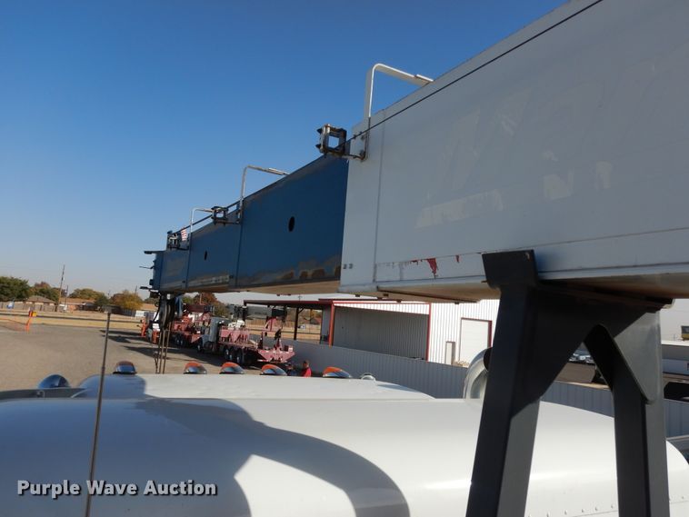 image for item DJ7492 2016 Peterbilt 365  crane truck