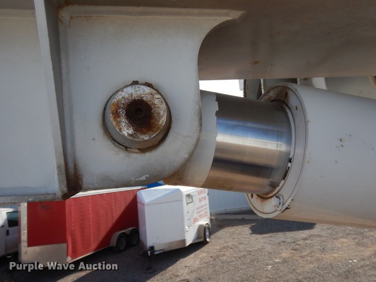 image for item DJ7492 2016 Peterbilt 365  crane truck