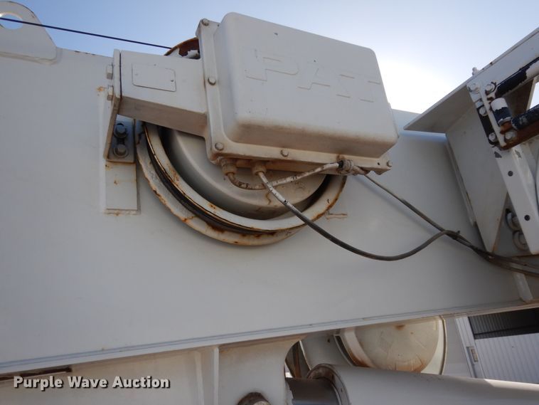 image for item DJ7492 2016 Peterbilt 365  crane truck