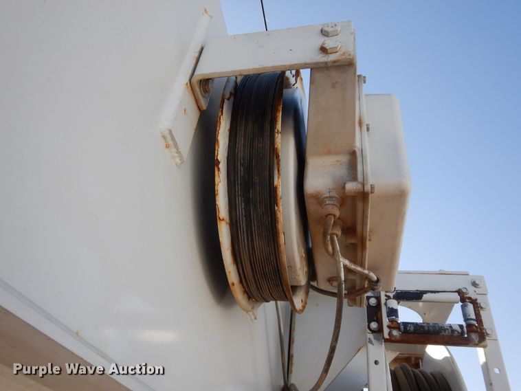 image for item DJ7492 2016 Peterbilt 365  crane truck