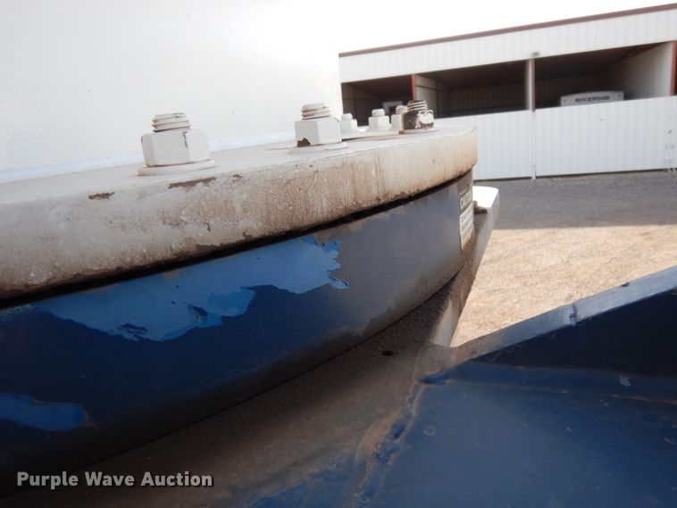 image for item DJ7492 2016 Peterbilt 365  crane truck