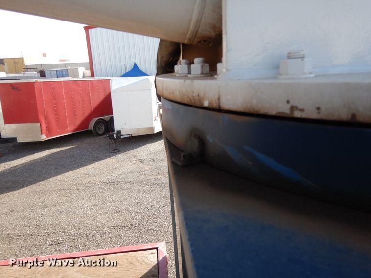 image for item DJ7492 2016 Peterbilt 365  crane truck