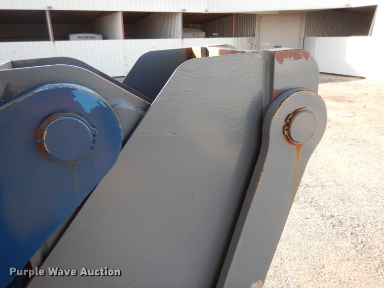 image for item DJ7492 2016 Peterbilt 365  crane truck