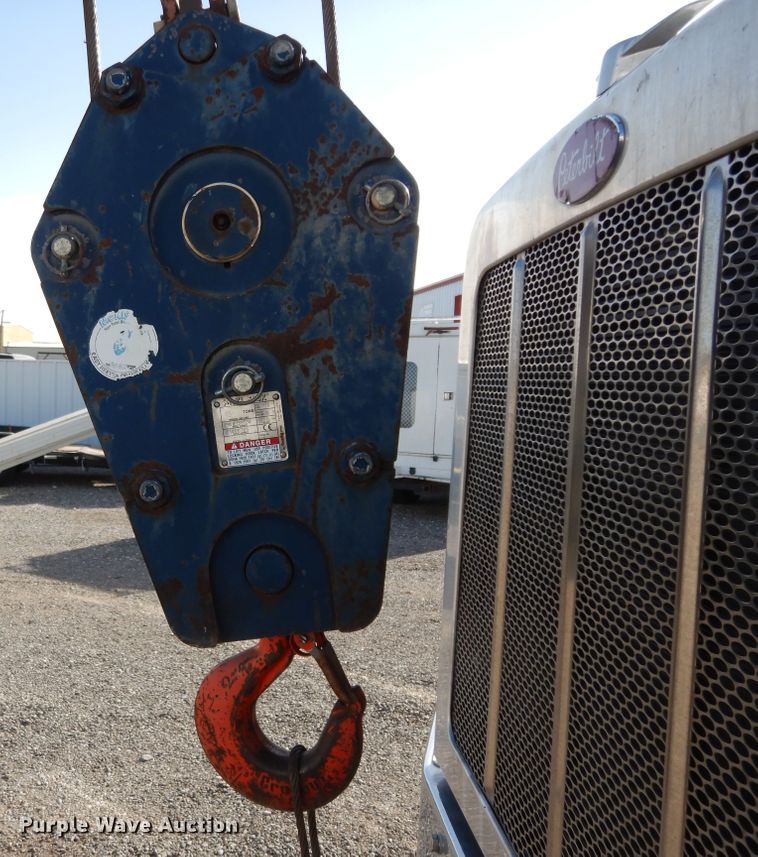 image for item DJ7492 2016 Peterbilt 365  crane truck