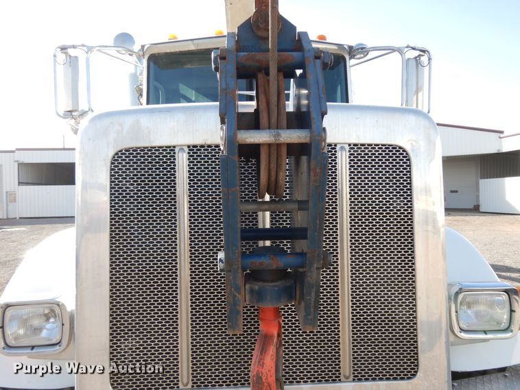 image for item DJ7492 2016 Peterbilt 365  crane truck