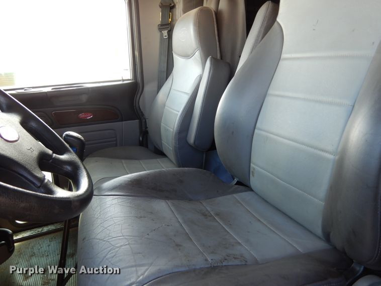 image for item DJ7492 2016 Peterbilt 365  crane truck