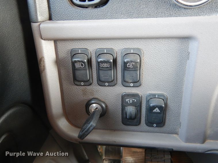 image for item DJ7492 2016 Peterbilt 365  crane truck