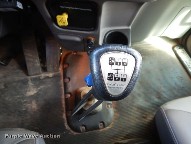 image for item DJ7492 2016 Peterbilt 365  crane truck