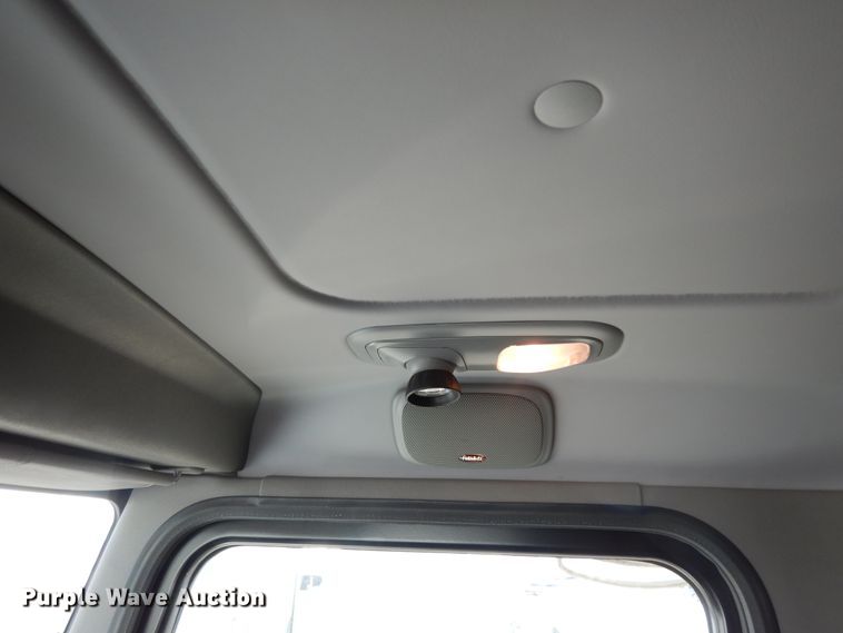 image for item DJ7492 2016 Peterbilt 365  crane truck