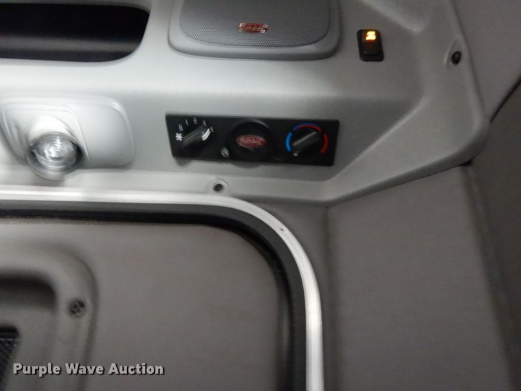 image for item DJ7492 2016 Peterbilt 365  crane truck