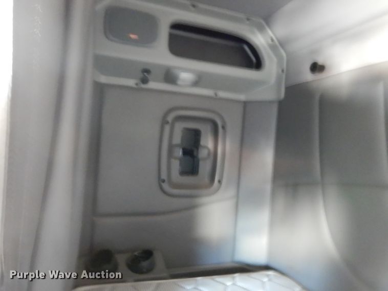 image for item DJ7492 2016 Peterbilt 365  crane truck