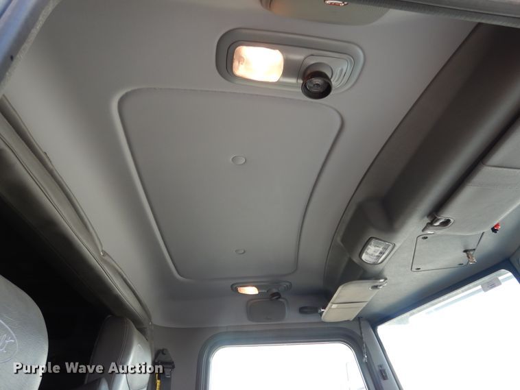 image for item DJ7492 2016 Peterbilt 365  crane truck