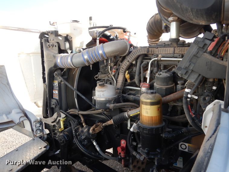 image for item DJ7492 2016 Peterbilt 365  crane truck