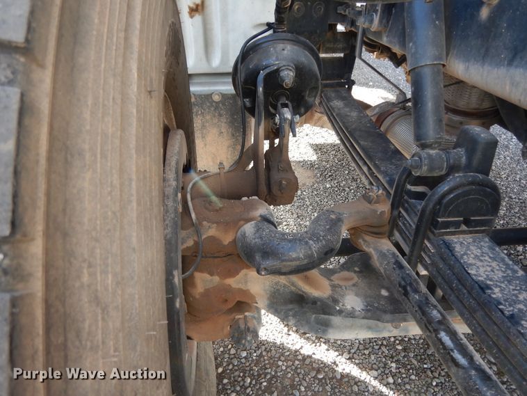 image for item DJ7492 2016 Peterbilt 365  crane truck