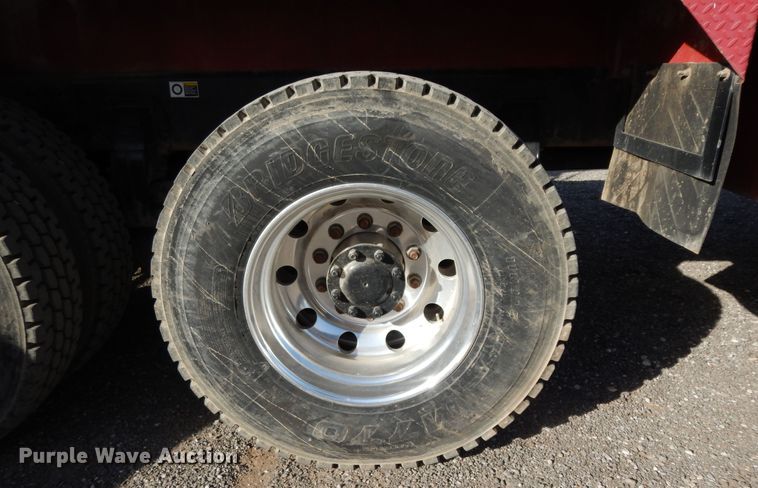 image for item DJ7492 2016 Peterbilt 365  crane truck