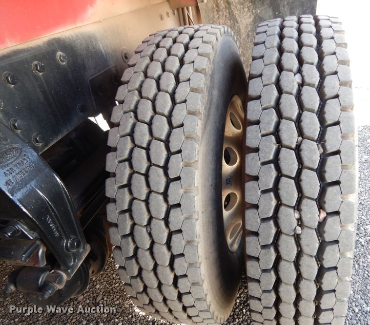 image for item DJ7492 2016 Peterbilt 365  crane truck