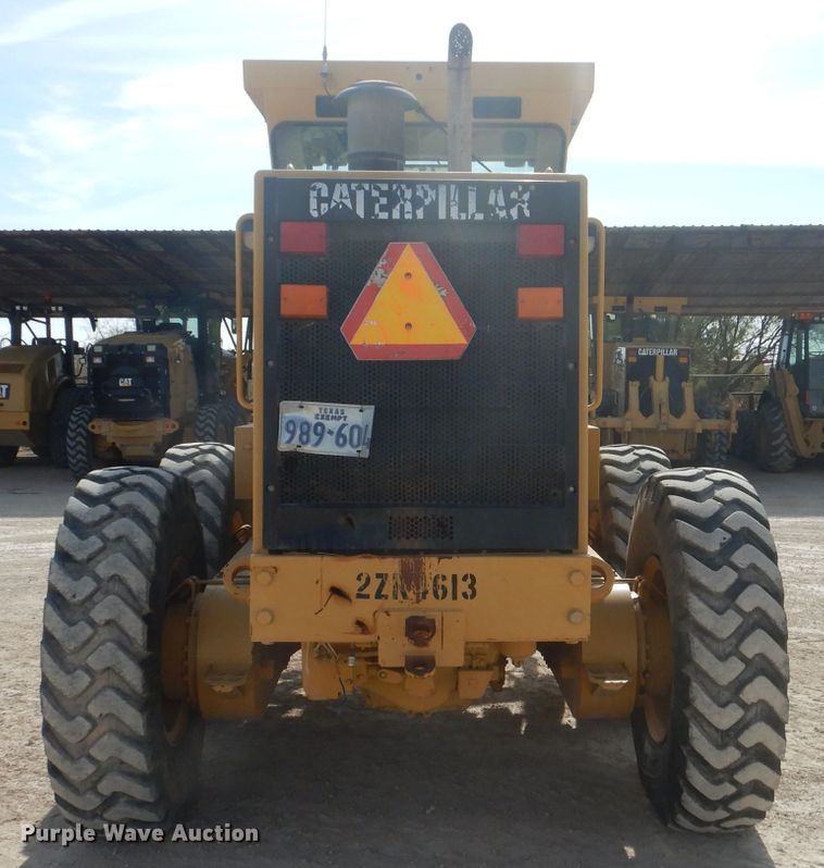 image for item DJ8888 1999 Caterpillar 140H  motor grader