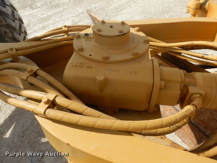 image for item DJ8888 1999 Caterpillar 140H  motor grader