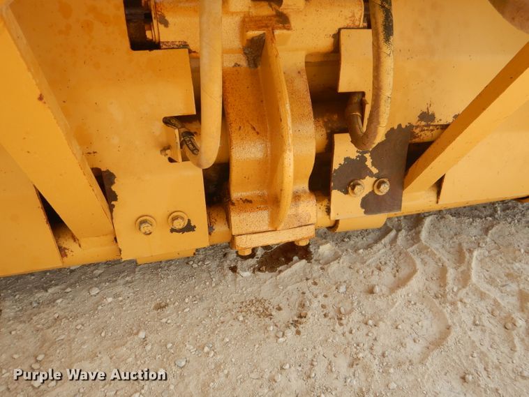 image for item DJ8888 1999 Caterpillar 140H  motor grader