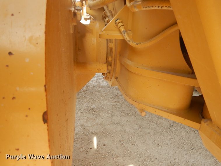 image for item DJ8888 1999 Caterpillar 140H  motor grader