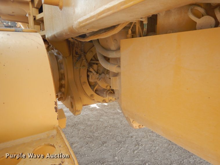 image for item DJ8888 1999 Caterpillar 140H  motor grader