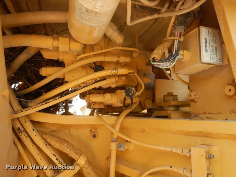 image for item DJ8888 1999 Caterpillar 140H  motor grader