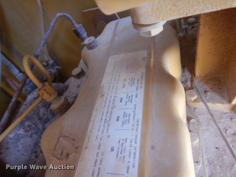 image for item DJ8888 1999 Caterpillar 140H  motor grader