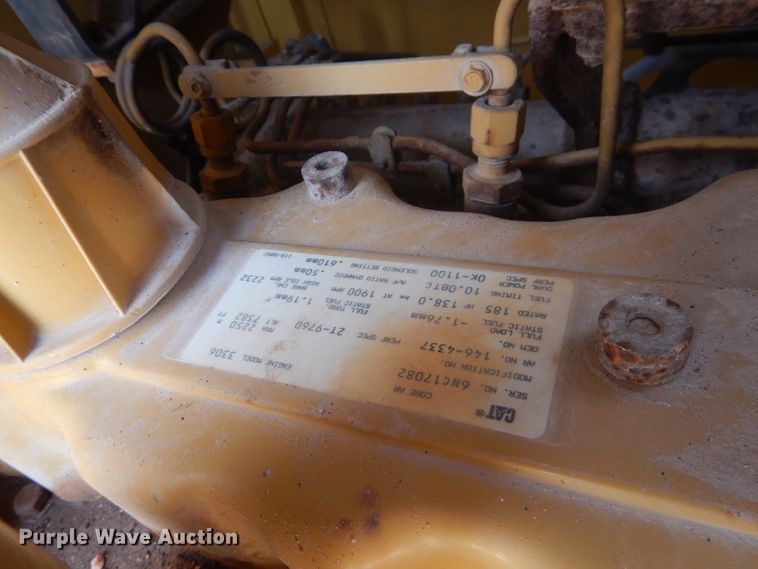 image for item DJ8888 1999 Caterpillar 140H  motor grader