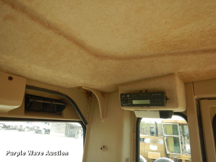 image for item DJ8888 1999 Caterpillar 140H  motor grader