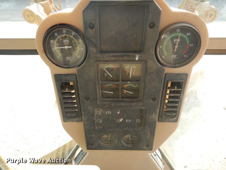 image for item DJ8888 1999 Caterpillar 140H  motor grader