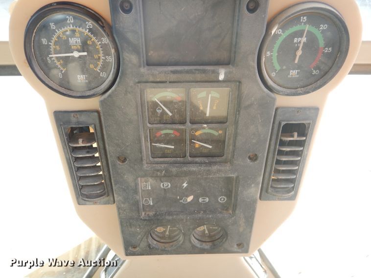 image for item DJ8888 1999 Caterpillar 140H  motor grader