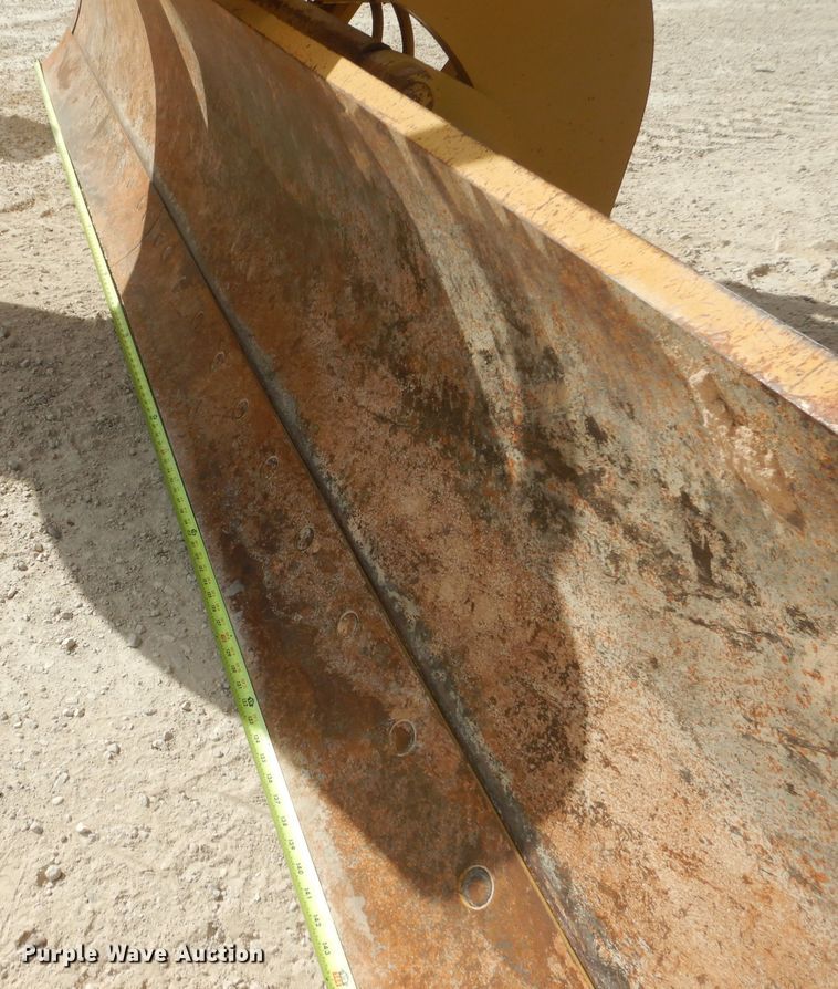 image for item DJ8888 1999 Caterpillar 140H  motor grader