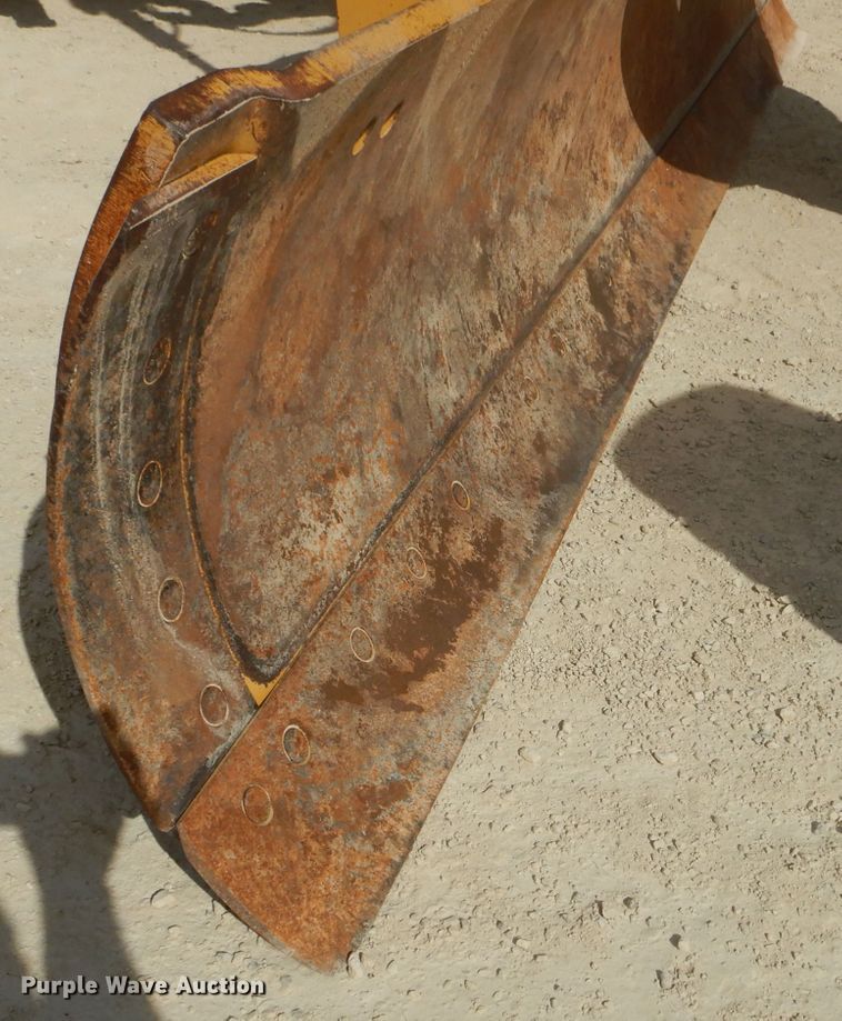 image for item DJ8888 1999 Caterpillar 140H  motor grader