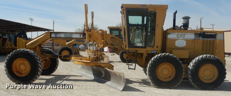 image for item DJ8889 1999 Caterpillar 140H  motor grader