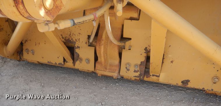 image for item DJ8889 1999 Caterpillar 140H  motor grader
