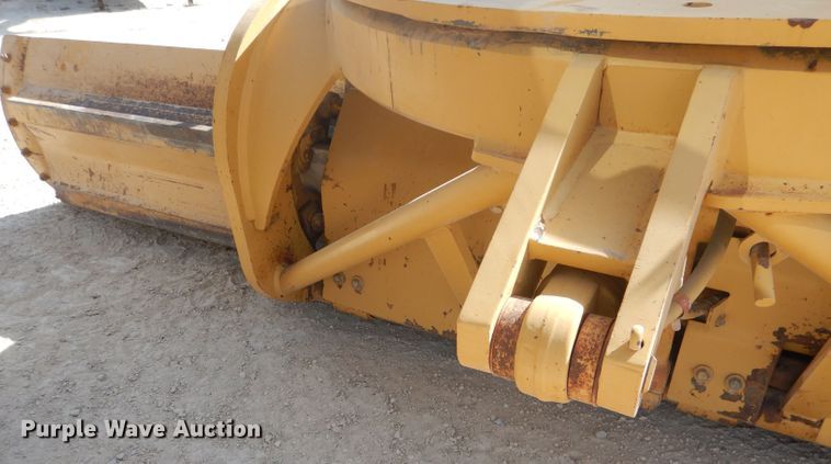 image for item DJ8889 1999 Caterpillar 140H  motor grader