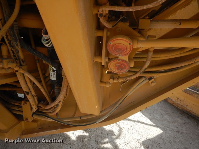 image for item DJ8889 1999 Caterpillar 140H  motor grader