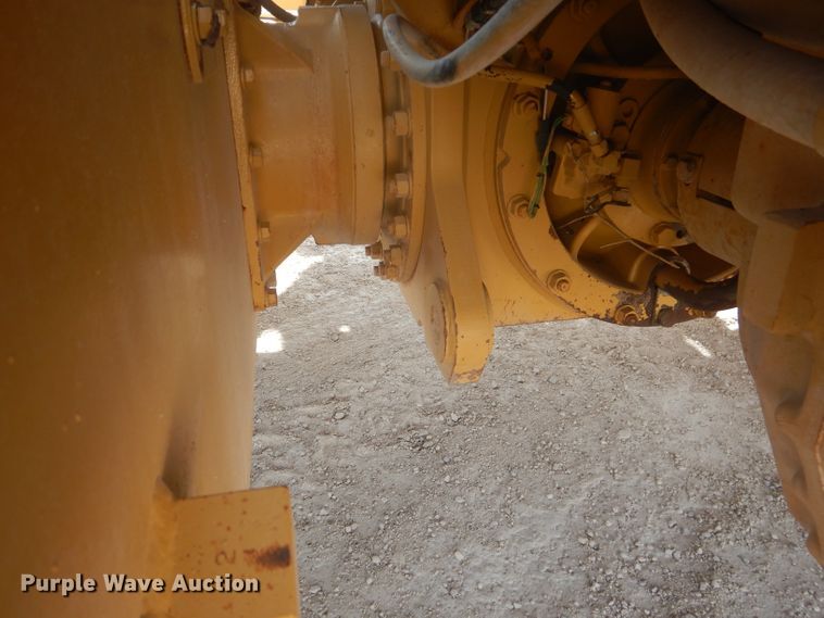 image for item DJ8889 1999 Caterpillar 140H  motor grader