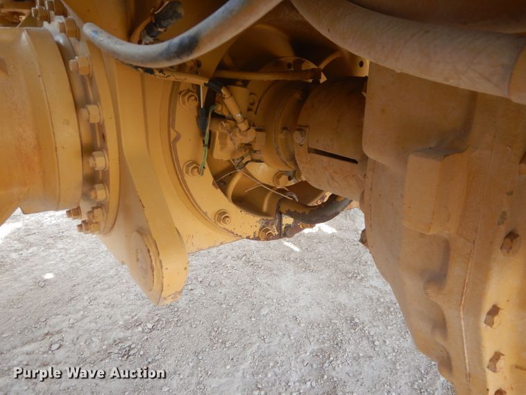 image for item DJ8889 1999 Caterpillar 140H  motor grader