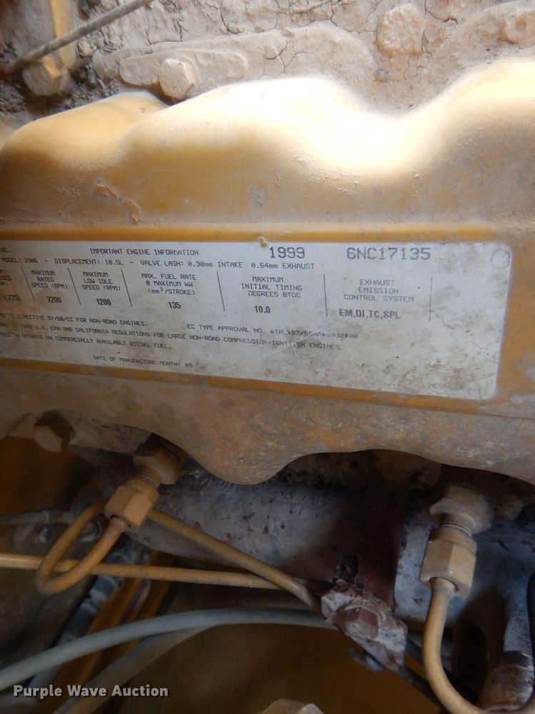 image for item DJ8889 1999 Caterpillar 140H  motor grader