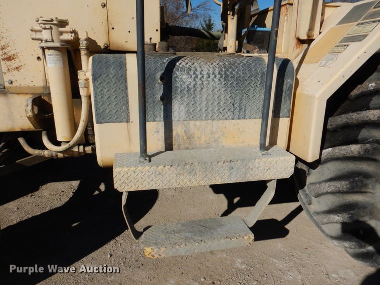 image for item DK1432 1999 Bomag MPH100R  recycler