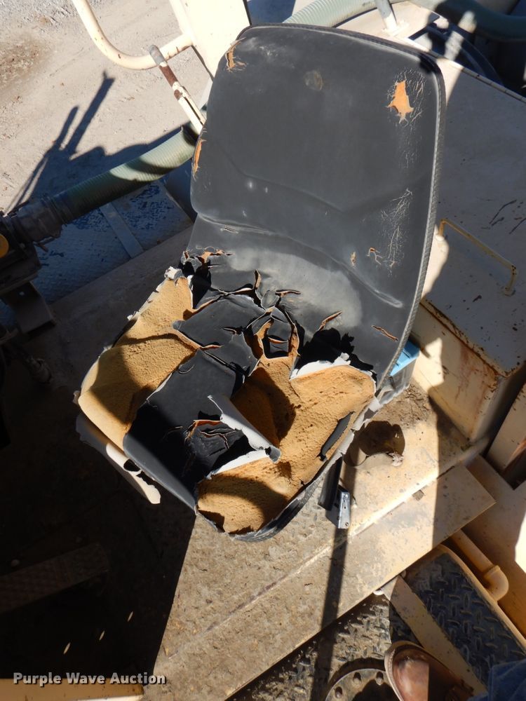 image for item DK1432 1999 Bomag MPH100R  recycler