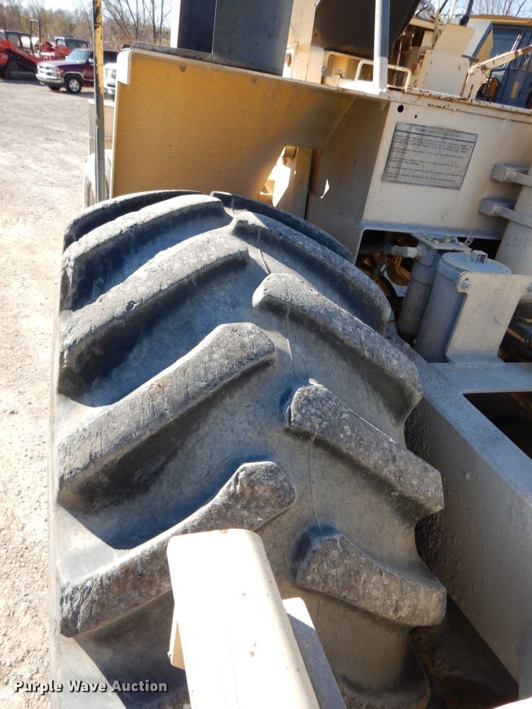 image for item DK1432 1999 Bomag MPH100R  recycler