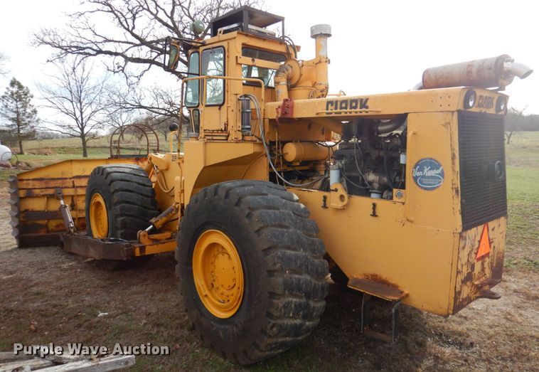 image for item DK1446 Clark 280C  dozer