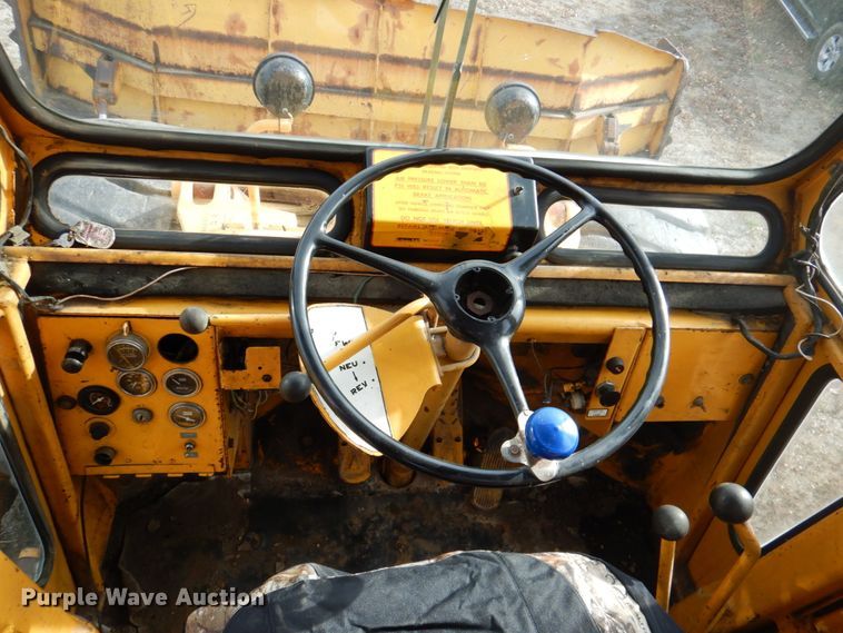 image for item DK1446 Clark 280C  dozer