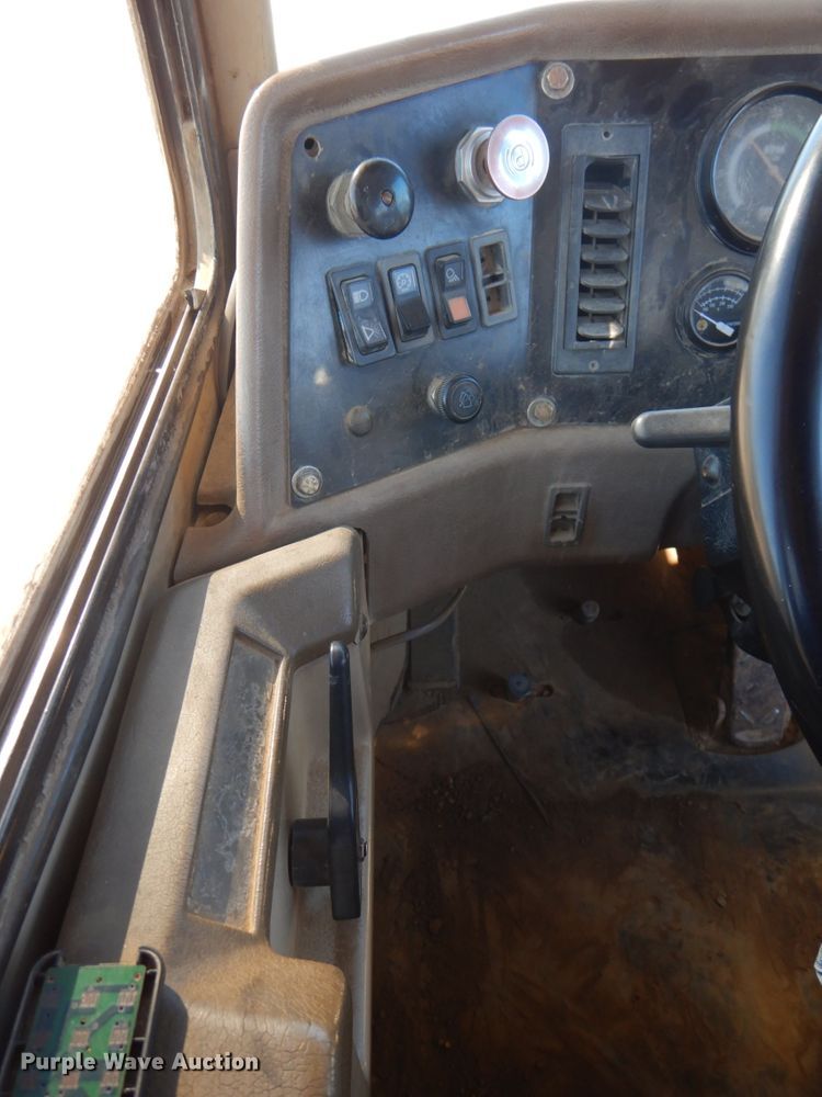 image for item DK1462 1998 Caterpillar D300E  haul truck