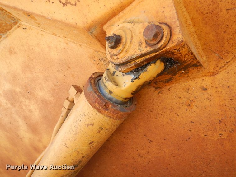 image for item DK1462 1998 Caterpillar D300E  haul truck