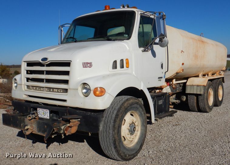 image for item DK1463 2001 Sterling LT7500  water truck