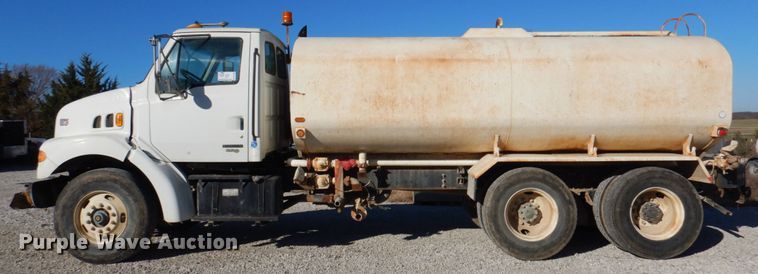image for item DK1463 2001 Sterling LT7500  water truck